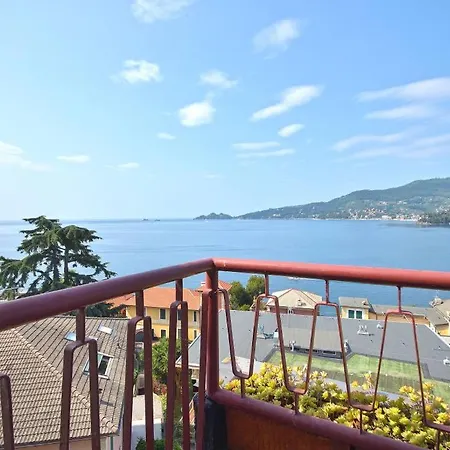 Апартаменты Dolce Acqua Flexyrent Terrace & Parking - No Ac