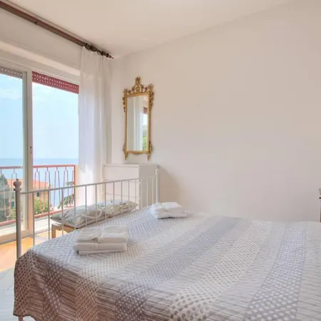 Апартаменты Dolce Acqua Flexyrent Terrace & Parking - No Ac Рапалло